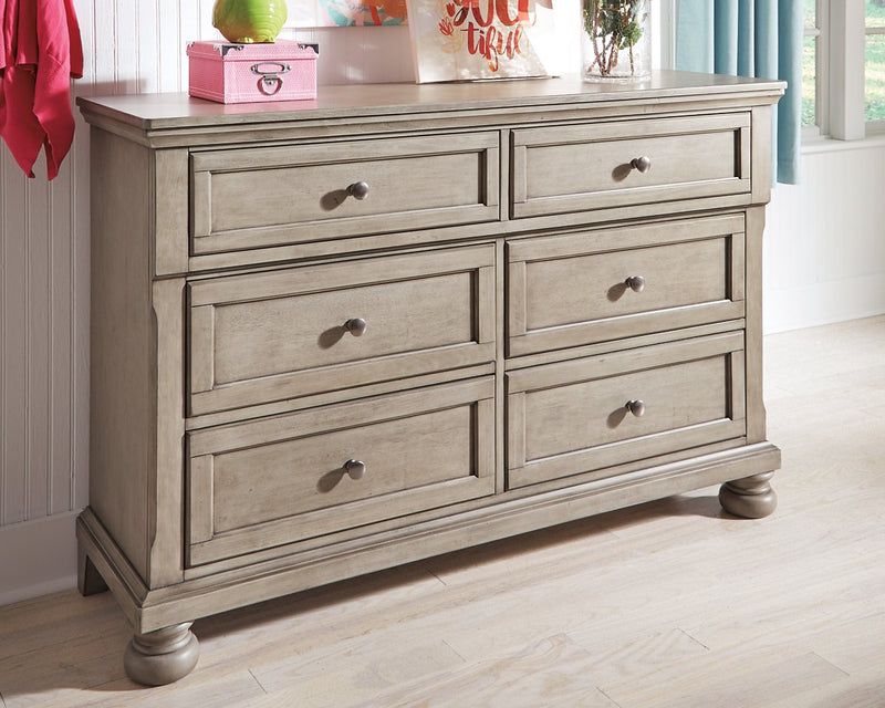 Lettner Dresser